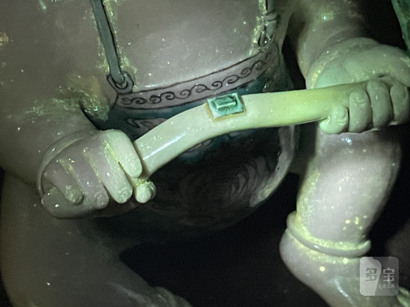 清康熙 素三彩童子持如意摆件 - 图12